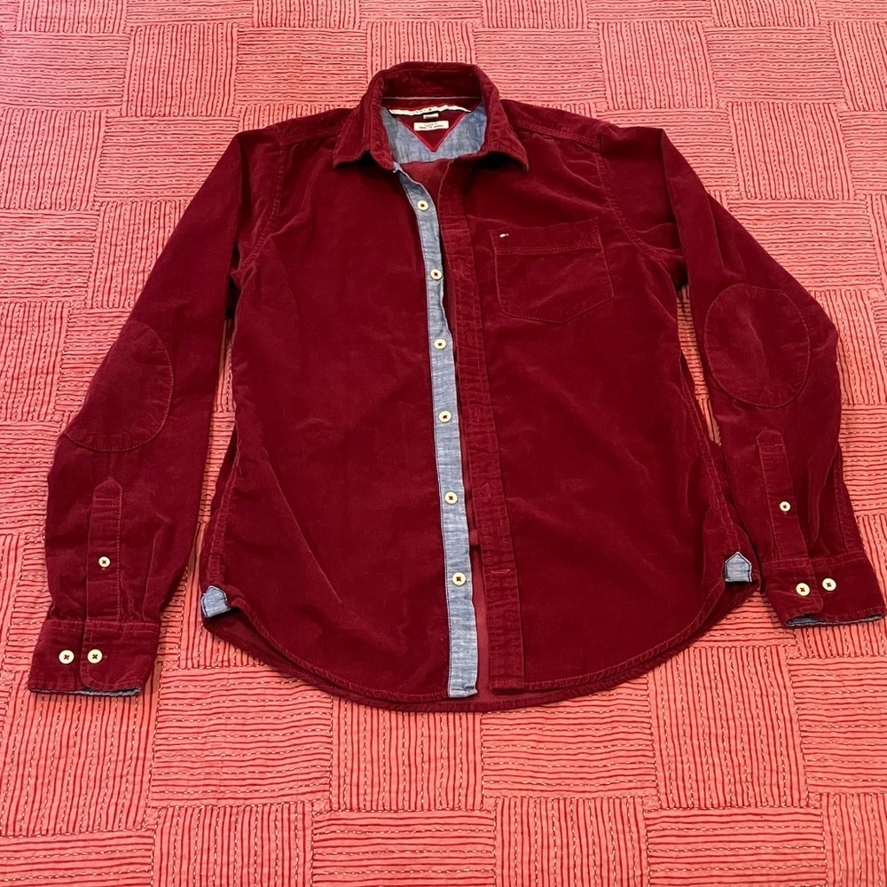 Tommy Hilfiger menβs size XS burgundy red Corduroy Shirt